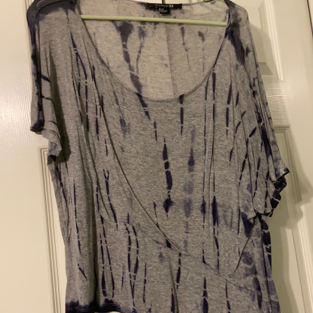 Forever 21 T-shirt